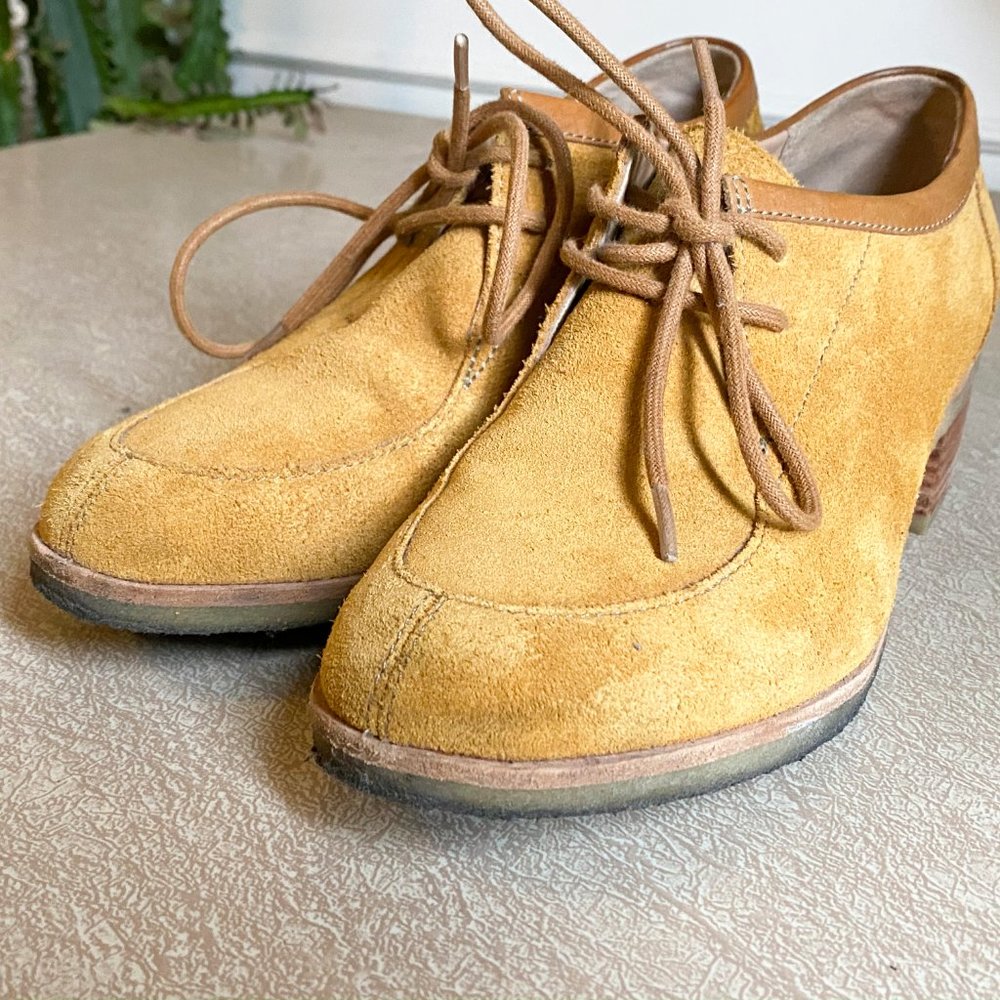 Clarks Mustard Yellow Suede Oxfords Sz 8